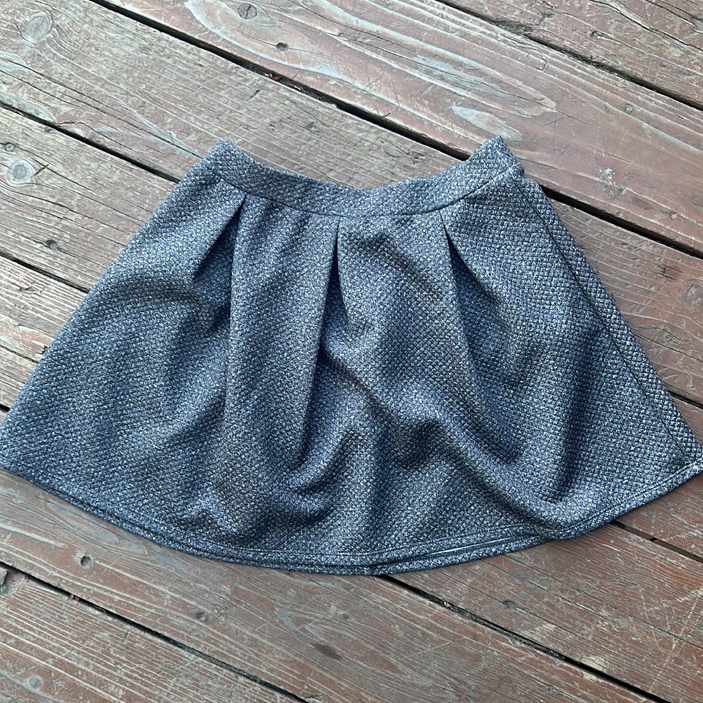Grey Skirt (Preppy or Punk) Joe B (Joe Benbasset) size Medium Elastic Waist